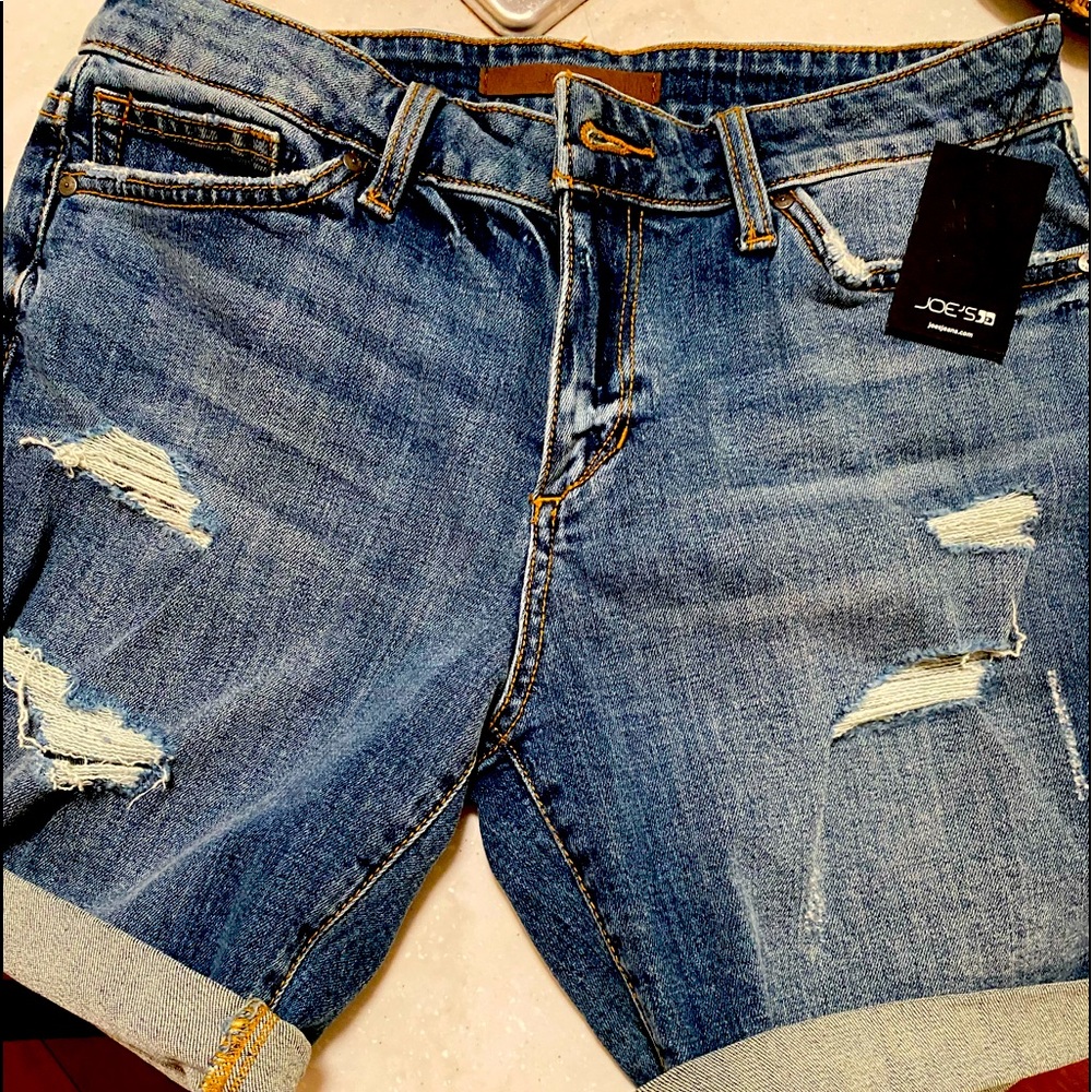 Joe’s boyfriend shorts size 28